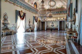 La salle de réception du palais royal Capodimonte à Naples en Italie