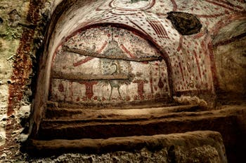 Fresque du paon, catacombes de San Gennaro à Naples en Italie