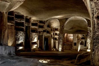Basilique du niveau supérieur des catacombes de San Gennaro à Naples en Italie