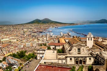 La Baie de Naples et le Vésuve en Italie