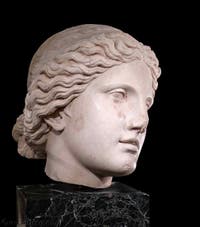 Tête d'Aphrodite, Musée Archéologique à la Gallerie d'Italia à Naples en Italie