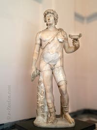 Antinoüs-Bacchus, Collection Farnèse, musée archéologique de Naples en Italie