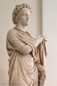 Flora Piccola Ercolanese, Collection Farnèse, musée archéologique de Naples en Italie