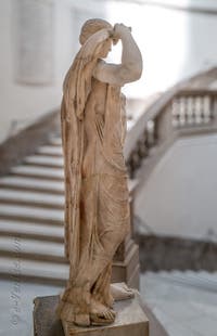 Aphrodite type Louvre, musée archéologique de Naples en Italie