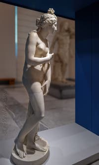 Aphrodite pudique type capitoline, Herculanum, musée archéologique de Naples en Italie