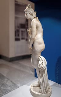Aphrodite pudique type capitoline, Herculanum, musée archéologique de Naples en Italie