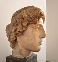 Apollon de l’Omphalos, Temple de Mercure, Baia, musée archéologique de Naples en Italie