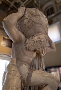 Atlas, Collection Farnèse, musée archéologique de Naples en Italie
