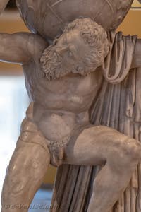 Atlas, Collection Farnèse, musée archéologique de Naples en Italie