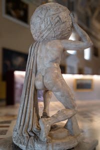 Atlas, Collection Farnèse, musée archéologique de Naples en Italie