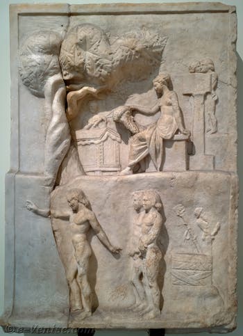 Bas-relief allégorie de la vertu et de la volupté, collection Farnèse, musée archéologique de Naples en Italie