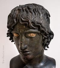 Tête d'un jeune éphèbe, Villa des Papyrus, Herculanum, musée archéologique de Naples en Italie
