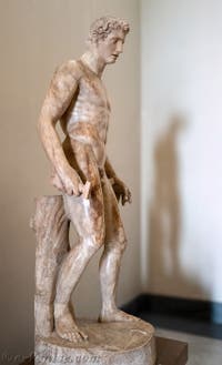 Gladiateur agonisant, Collection Farnèse, musée archéologique de Naples en Italie