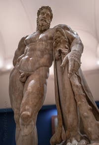 Hercule au repos, Collection Farnèse, musée archéologique de Naples en Italie