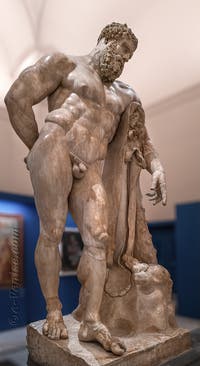 Hercule au repos, Collection Farnèse, musée archéologique de Naples en Italie