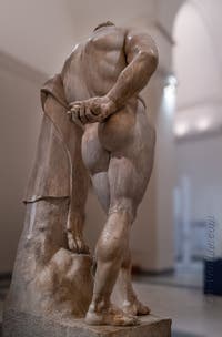Hercule au repos, Collection Farnèse, musée archéologique de Naples en Italie