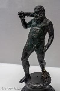 Hercule ivre, Herculanum, musée archéologique de Naples en Italie