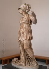 Minerve, collection Farnèse, musée archéologique de Naples en Italie