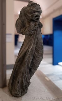 Niké, Collection Farnèse, musée archéologique de Naples en Italie