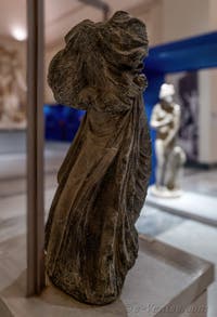 Niké, Collection Farnèse, musée archéologique de Naples en Italie