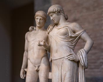 Oreste et Électre, Temple de Sérapis, Pozzuoli, musée archéologique de Naples en Italie