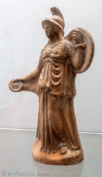 Minerve, statuette votive, Pompéi, musée archéologique de Naples en Italie