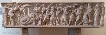 Sarcophage avec des scènes de culte dionysiaque, collection Farnèse, musée archéologique de Naples en Italie