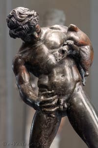 Satyre ivre avec une outre, Casa del Centenario, Pompéi, musée archéologique de Naples en Italie