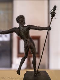 Satyre dansant avec un Thyrse, Villa des Papyrus, Herculanum, musée archéologique de Naples en Italie