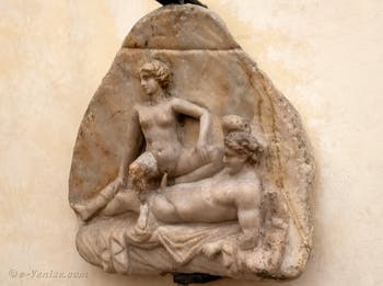 Jeune femme nue à califourchon sur un homme, Pompéi, musée archéologique de Naples en Italie