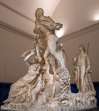 Le Taureau Farnèse et le Supplice de Dircé, Collection Farnèse, musée archéologique de Naples en Italie