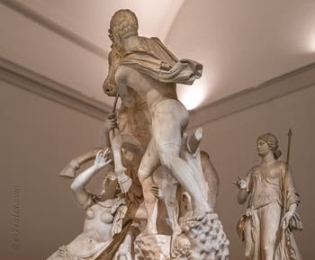 Le Taureau Farnèse et le Supplice de Dircé, Collection Farnèse, musée archéologique de Naples en Italie