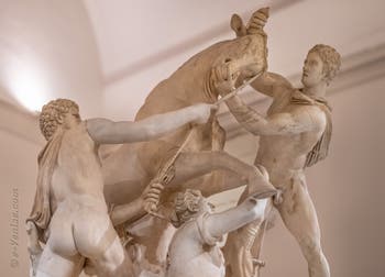 Le Taureau Farnèse et le Supplice de Dircé, Collection Farnèse, musée archéologique de Naples en Italie