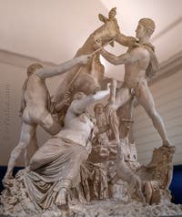 Le Taureau Farnèse et le Supplice de Dircé, Collection Farnèse, musée archéologique de Naples en Italie