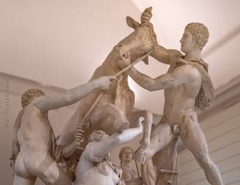 Le Taureau Farnèse et le Supplice de Dircé, Collection Farnèse, musée archéologique de Naples en Italie