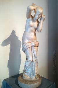 Vénus sortant du bain, Porticus Temple d'Isis, Pompéi, musée archéologique de Naples en Italie