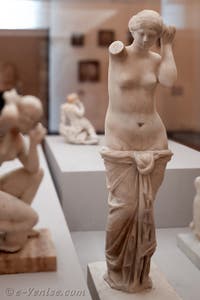 Vénus anadyomène essorant ses cheveux, Pompéi, musée archéologique de Naples en Italie