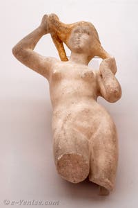 Vénus anadyomène essorant ses cheveux, Casa di Oppius Gratus e Quartilla, Pompéi, musée archéologique de Naples en Italie