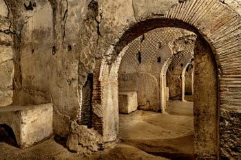 Cryptoportique de la Neapolis souterraine sous la Basilique San Lorenzo Maggiore à Naples en Italie