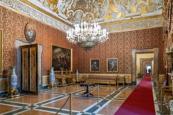 La chambre de la reine du palais royal de Naples en Italie