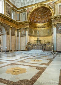 La chapelle palatine du Palais Royal de Naples en Italie