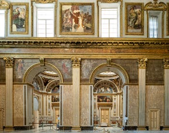Fresques de Giacomo del Po, chapelle palatine du Palais Royal de Naples en Italie