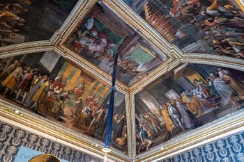 Deuxième antichambre du palais royal de Naples en Italie, peintures de Belisario Corzenzio