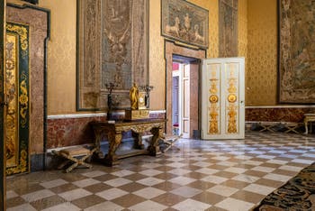 Le Mess des Gardes du Corps du Palais Royal de Naples en Italie