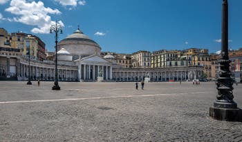 La place du Plebiscito à Naples en Italie