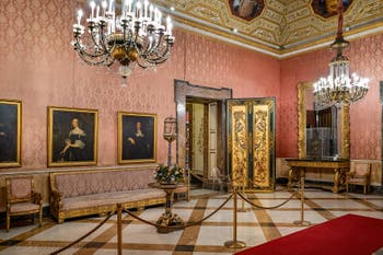 La salle des Flamands du Palais Royal de Naples