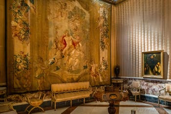 Tapisserie, salle du Grand Capitaine du Palais Royal de Naples par Pietro Duranti, allégorie de l’Amour et de la Pureté