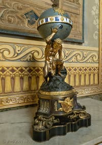 Le Salon d’Hercule ou Salon du Vice-Roi du Palais Royal de Naples en Italie