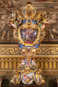 Le Salon d’Hercule ou Salon du Vice-Roi du Palais Royal de Naples en Italie