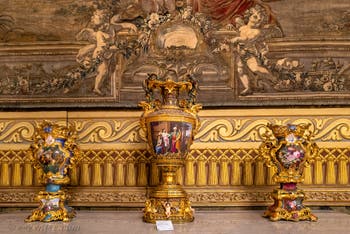 Le Salon d’Hercule ou Salon du Vice-Roi du Palais Royal de Naples en Italie